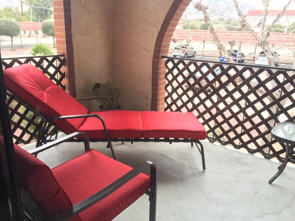 Casas Adobes Condo Tucson Room photo