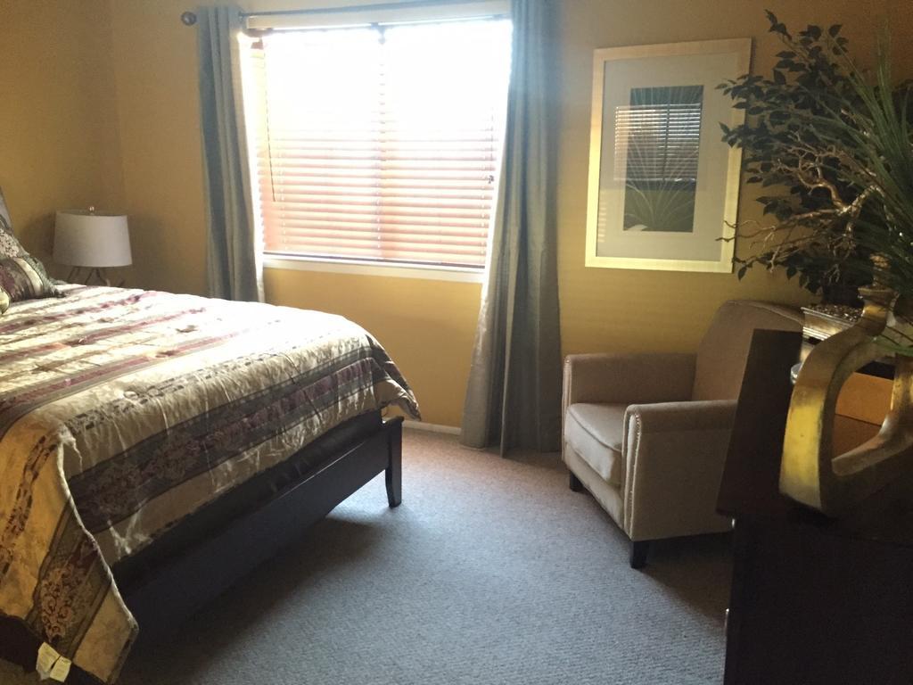 Casas Adobes Condo Tucson Room photo